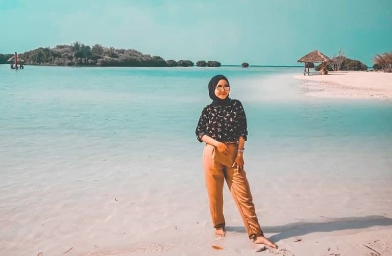 Objek Wisata Pantai Pasir Perawan Pulau Pari