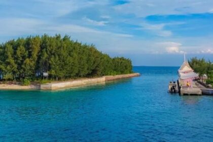Area Pantai Jembatan Cinta Pulau Tidung