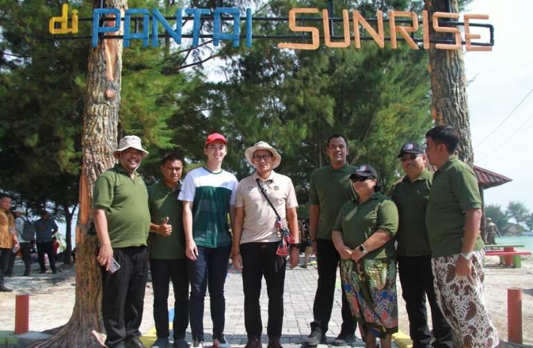 Kunjungan Sandiaga Uno di Desa Wisata Pulau Pramuka Kepulauan Seribu