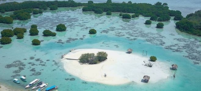 Objek Wisata Pantai Pasir Perawan Pulau Pari via Drone