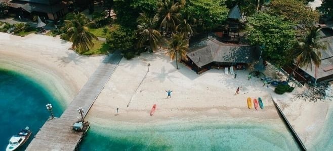 Suasana Pantai Pulau Ayer Resort Kepulauan Seribu