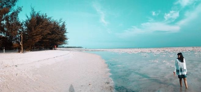 Suasana Pantai Bintang Pulau Pari