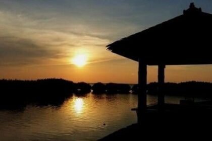 Suasana Senja Wisata Pulau Harapan