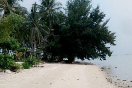 Pantai Tanjung Barat Pulau Tidung