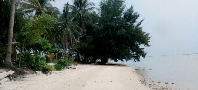 Pantai Tanjung Barat Pulau Tidung