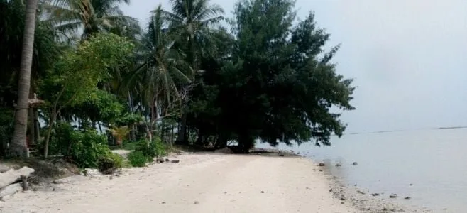 Pantai Tanjung Barat Pulau Tidung