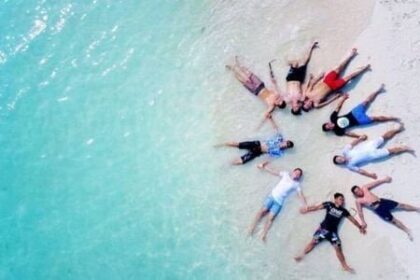 Pantai Pulau Dolphin Wisata Pulau Harapan