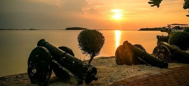 Suasana Sunset di Pulau Bidadari Kepulauan Seribu