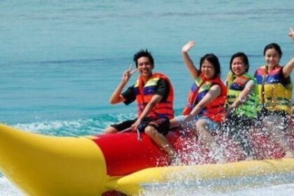 Keseruan Water Sport Banana Boat Paket Wisata Pulau Tidung