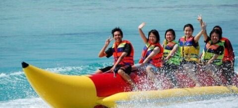 Keseruan Water Sport Banana Boat Paket Wisata Pulau Tidung