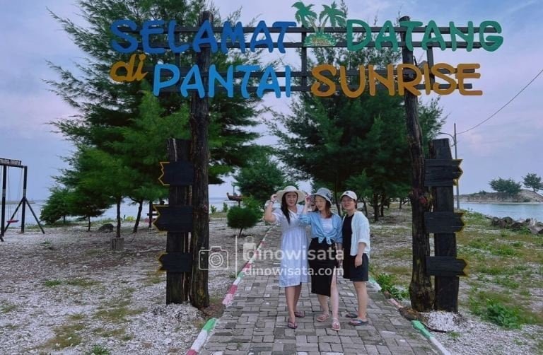 Spot Foto Pantai Sunrise Wisata Pulau Pramuka